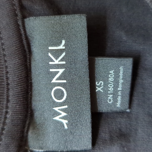 Monkl. OverSized Tee Shirt. Black. Size XS. - Picture 5 of 8